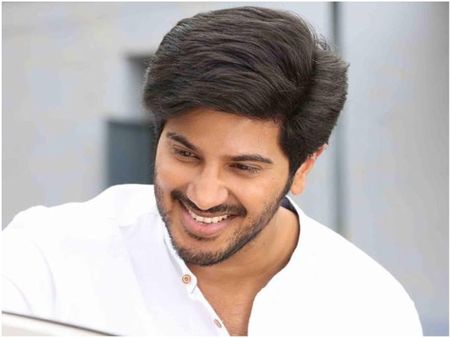 Dulquer Salmaan Does The Lungi Dance In The Company Of Kalidas Jayaram & Others!!