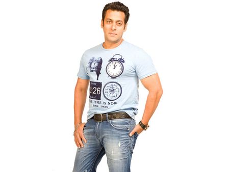 Salman Khan Has Just One REGRET - He Tripped A Guy, Who Fell Down & Broke His Front Teeth