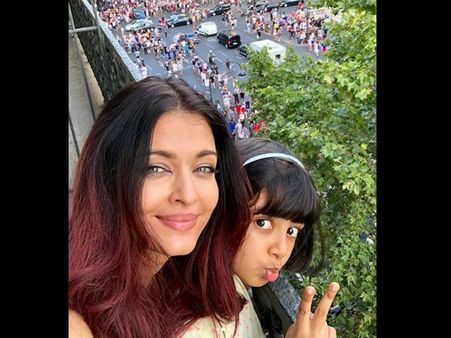 Aishwarya Rai & Aaradhya Capture The FIFA World Cup 2018 Grand Finale Frenzy In Paris! View Pictures