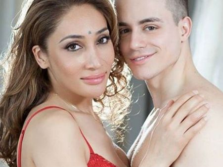Shocking! Ex-Bigg Boss Contestant Sofia Hayat Says Her Husband Tried To Kill Her!