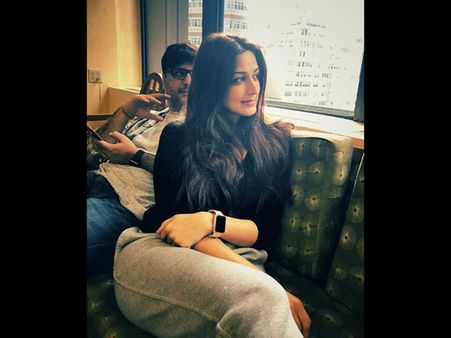 Sonali Bendre Diagnosed With High-grade Cancer; TV Celebrities Wish Her A Speedy Recovery!