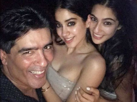 Janhvi Kapoor Gets Irritated When Asked About 'Competing' With Sara Ali Khan; Says It's Partiality