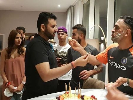 Virat Kohli-Anushka Sharma Were A Part Of MS Dhoni's Birthday Bash & The Pics Are VIRAL!