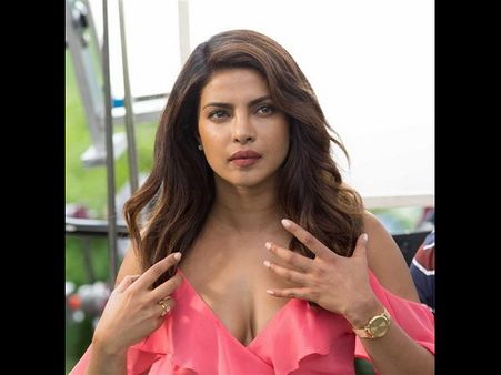 Sanjay Leela Bhansali Confirms That No Gangster Drama Is Happening With Priyanka Chopra!