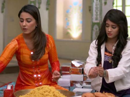 Is Hina Khan Shooting For Yeh Rishta Kya Kehlata Hai Before Kasautii Zindagi Kay 2?