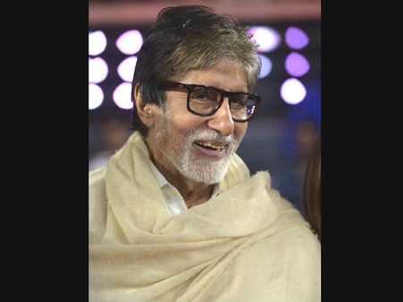 Kerala Floods: Not Only 51 Lakhs, Amitabh Bachchan Also Donates His Jackets, Shoes & Shirts