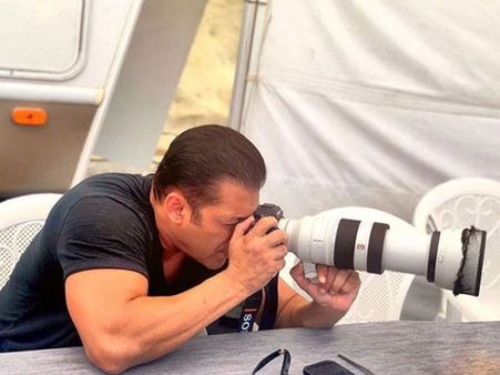 Why Salman Khan Has Turned Into A Photographer On The Sets Of Bharat?