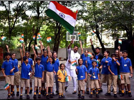 Salman Khan, Ranveer Singh, Sonam Kapoor, Amitabh Bachchan Wish Everyone A Happy Independence Day