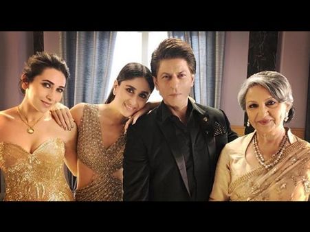 Shahrukh Khan Reaps The 'Benefits Of Being In A Tub' With Kareena Kapoor, Karisma & Sharmila Tagore
