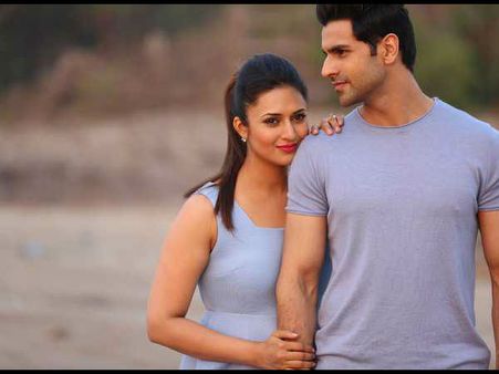 Divyanka Tripathi & Vivek Dahiya Express Frustration Over Potholes On Newly Built Flyover In Mumbai