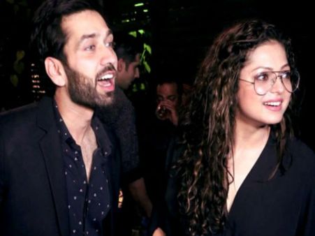 Nakuul Mehta Pulls Bestie Drashti Dhami’s Leg In The Cutest Way; Offers Tips On Selfies!