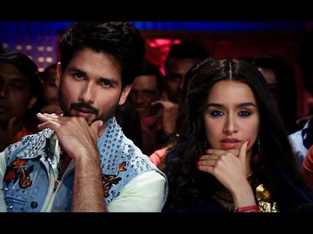Batti Gul Meter Chalu Box Office Predictions: How Much Will The Shahid Kapoor Starrer Earn On Day 1?