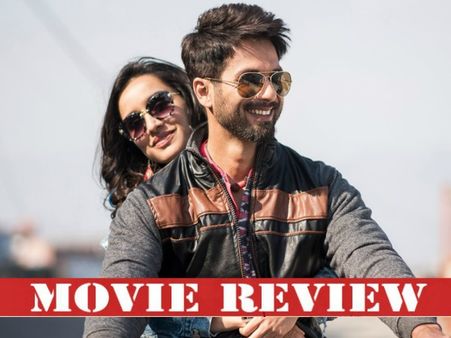 Batti Gul Meter Chalu Movie Review: This Shahid Kapoor Starrer Turns Out To Be A Fused Bulb!