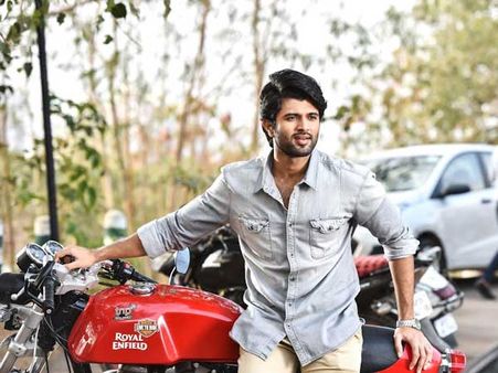 Geetha Govindam Latest Box Office Collections: Vijay Deverakonda's Film Beats Agnyaathavaasi & NPS