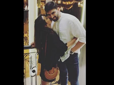Kratika Sengar Seals It With A Kiss With Nikitin Dheer As They Celebrate Four Years Of Togetherness!
