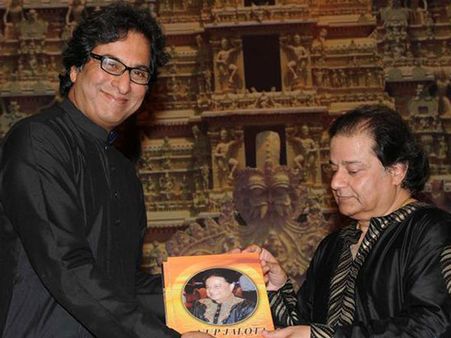 Singer Talat Aziz Defends Bigg Boss 12 Contestant Anup Jalota, Says He's An Amazing Human Being!