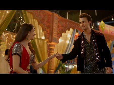 LoveYatri Song Dholida: Aayush Sharma & Warina Hussain Teach You Some Cool Garba Moves!