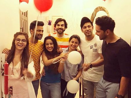 This Is How Bigg Boss 12's Srishty Rode Celebrated Her B'day; Rubina Dilaik & Others Surprise Her!