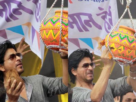 Krishna Janmashtami 2018: Shahrukh Khan Breaking Dahi Handi Is Winning Hearts! Watch The Video Here