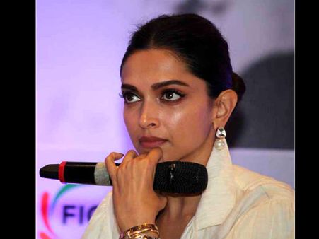 An Usually Cool Deepika Padukone Loses Temper When Asked About Her Wedding With Ranveer Singh!
