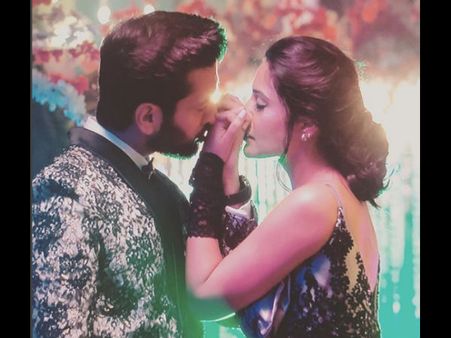 Ishqbaaz To Witness Steaming Romance Between Shivaay & Anika! This Picture Is The Proof!