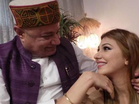 Bigg Boss 12: Jasleen Matharu & Anup Jalota's Controversial Relationship Targeted By The Contestants