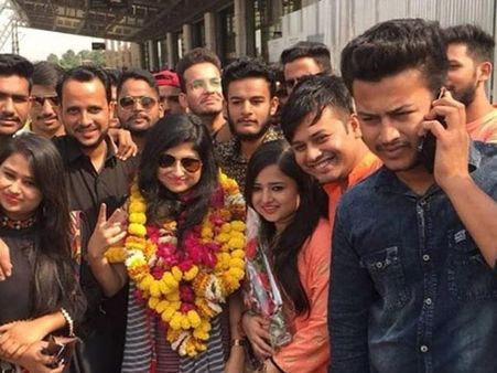 BB 12 Evicted Contestant Saba Khan Receives A Grand Welcome At Hometown; Says She's Disappointed