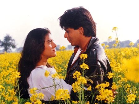 Shahrukh Khan Thanks Fans On 23 Years Of DDLJ: 'Your Love Has Kept Raj-Simran's Story Alive'
