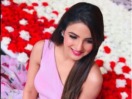 Jasmin Bhasin To Star In Gul Khan’s Unusual Love Story ‘Rab Maneya’!