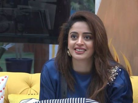 Bigg Boss 12 Fans Wants Neha Pendse Back On The Show; Trend #BringNehhaPendseBack On Twitter!