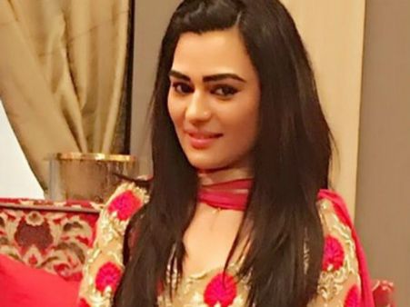 Kasam Actress Renee Dhyani Reveals A Lead Actor Asked Her To S**K Pointing At His Cr*tch!