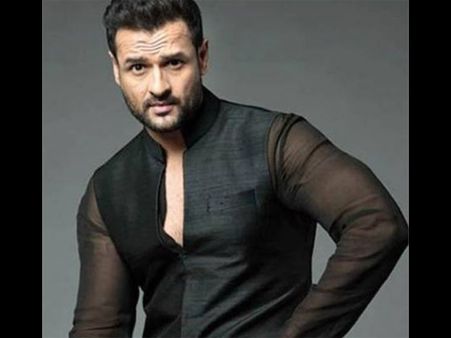 Rohit Roy Accused Of Sexual Harassment By An Anonymous Woman; The Actor Says That’s Not Him!