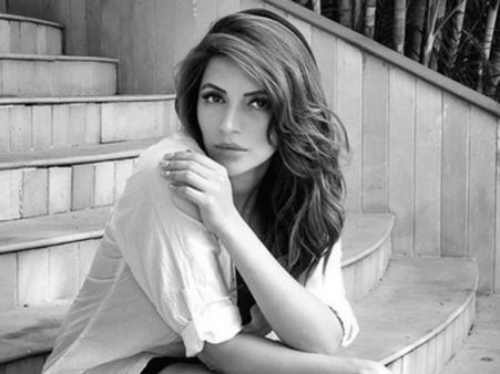 Shama Sikander Says A Director Tried To Put Hand On Her Thigh & Said 'Yaha Koi Nahi Chodega Tumhe'!