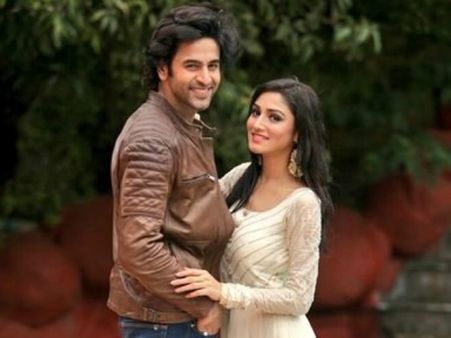 Roop: Shashank Vyas Is Harassing His Co-actor Donal Bisht; Often Taunts Her Saying She Isn’t Famous!