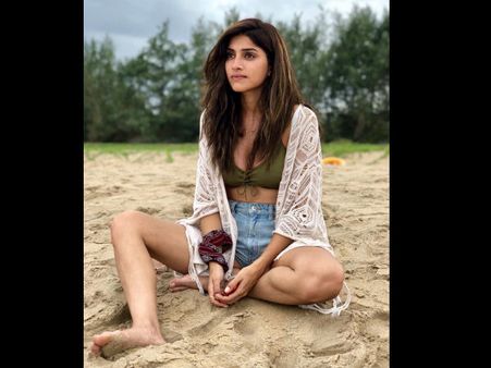 Actress Sapna Pabbi Supports Tanushree Dutta; Recalls Her Own Uncomfortable Incident!