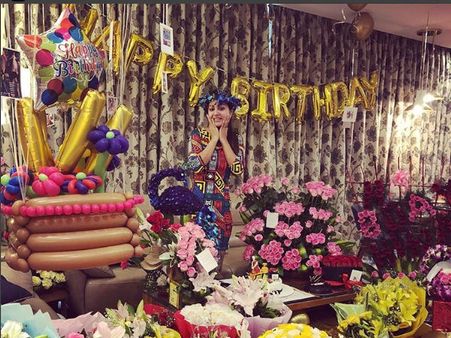 Hina Khan Receives B’day Wishes From Bigg Boss 11’s Vikas & Shilpa; Boyfriend Rocky Surprises Her!