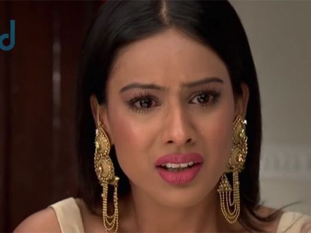 Nia Sharma Gets Attacked By These Wild Animals During Ishq Mein Marjawan Shoot! Breaks Into Tears