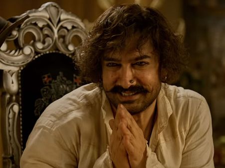 Aamir Khan's Thugs Of Hindostan Mercilessly Trolled By The Audience! View Funny & Hilarious Tweets