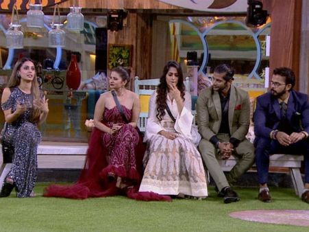 Bigg Boss 12: Dipika Angry At Romil As He Drags Her Husband's Name; Nominated Contestants Revealed!