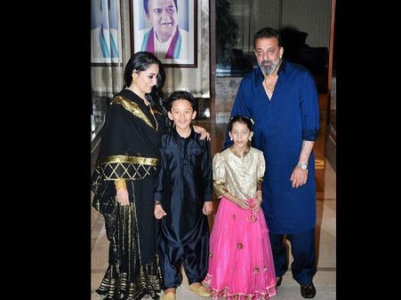 VIRAL VIDEO! A Drunken Sanjay Dutt Caught ABUSING At Media On Camera