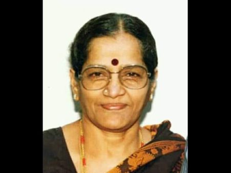 Legendary Film-maker K Balachandar's Wife Rajam Balachander Is No More!