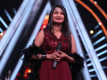 Indian Idol 10: Renu Nagar Gets Eliminated; Vishal Dadlani Says Each Week Is Going To Be Painful!