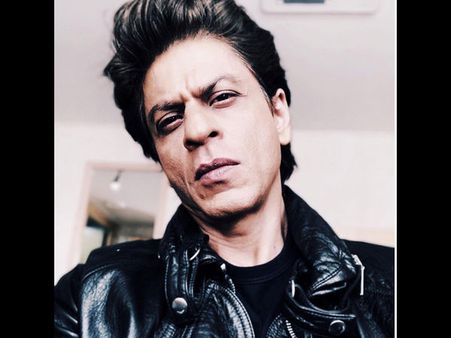 SRK's INITIAL DAYS! Saroj Khan Had SLAPPED Shahrukh Khan For Saying 'Too Much Work; I Am Tired'