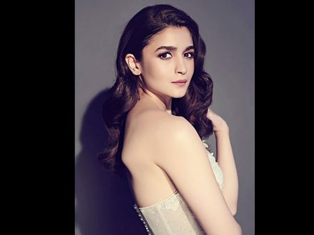 After DeepVeer's Wedding, Did Alia Bhatt CONFIRM Her Wedding With Ranbir Kapoor?