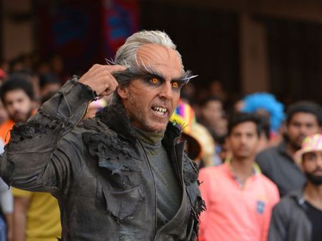 2.0 Movie Review: Live Audience Reaction On Rajinikanth-Akshay Kumar Starrer