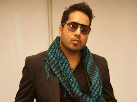 Singer Mika Singh Arrested in Dubai For Sending Obscene Pictures To Teenage Model
