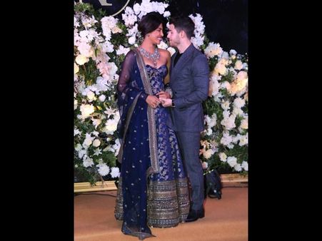 Stunning Pictures From Priyanka & Nick’s Mumbai Reception Red Carpet!