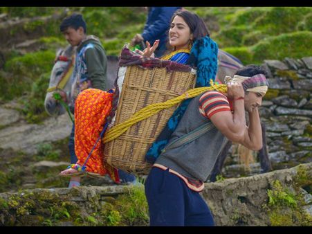 Kedarnath Sunday (Day 3) Weekend Box Office Collection: Sushant & Sara Starrer Keeps Up The Momentum