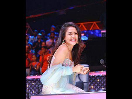 Neha Kakkar Reveals She Used To Stand In Queues For Indian Idol Auditions!