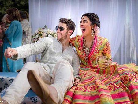 INSIDE PICTURES From Priyanka Chopra’s MEHENDI Ceremony Are Out & They Are So Beautiful
